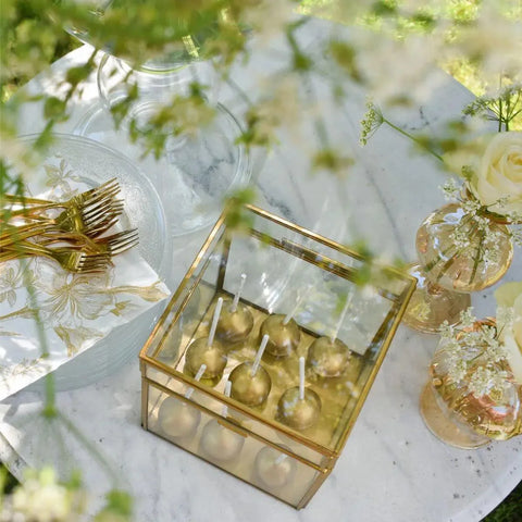 White & Gold Box: Taart & Sweets (22-25 personen)