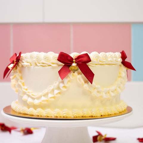 Classic Christmas Ribbon Cake
