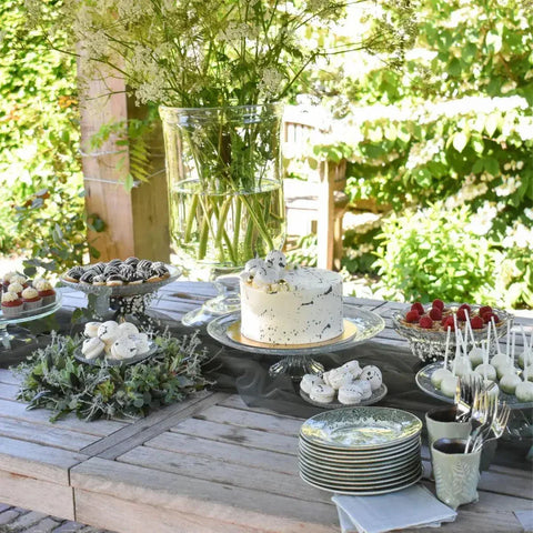 Greenery Box: Taart & Sweets (22-25 personen) - Sweet Vibes Bakery