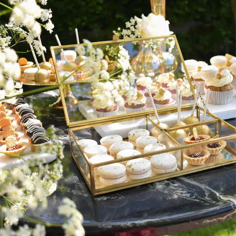 White & Gold Box: Taart & Sweets (22-25 personen) - Sweet Vibes Bakery