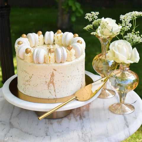 White & Gold Box: Cake & Sweets (100 personen) - Sweet Vibes